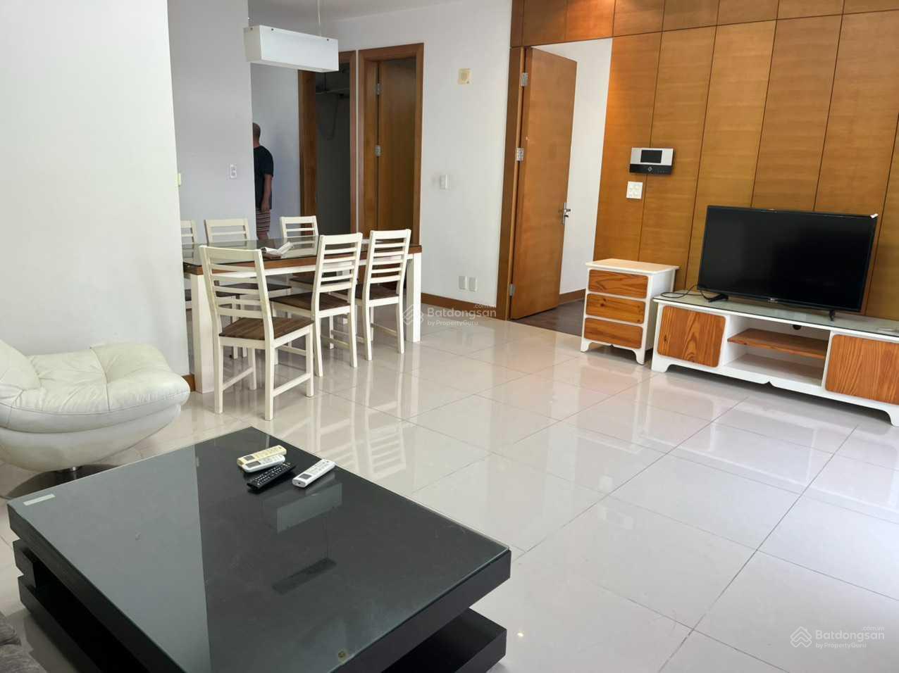 Cho thuê căn hộ 2 phòng ngủ diện tích 105m2 đủ đồ chung cư Essensia hướng Đông Nam view đẹp
