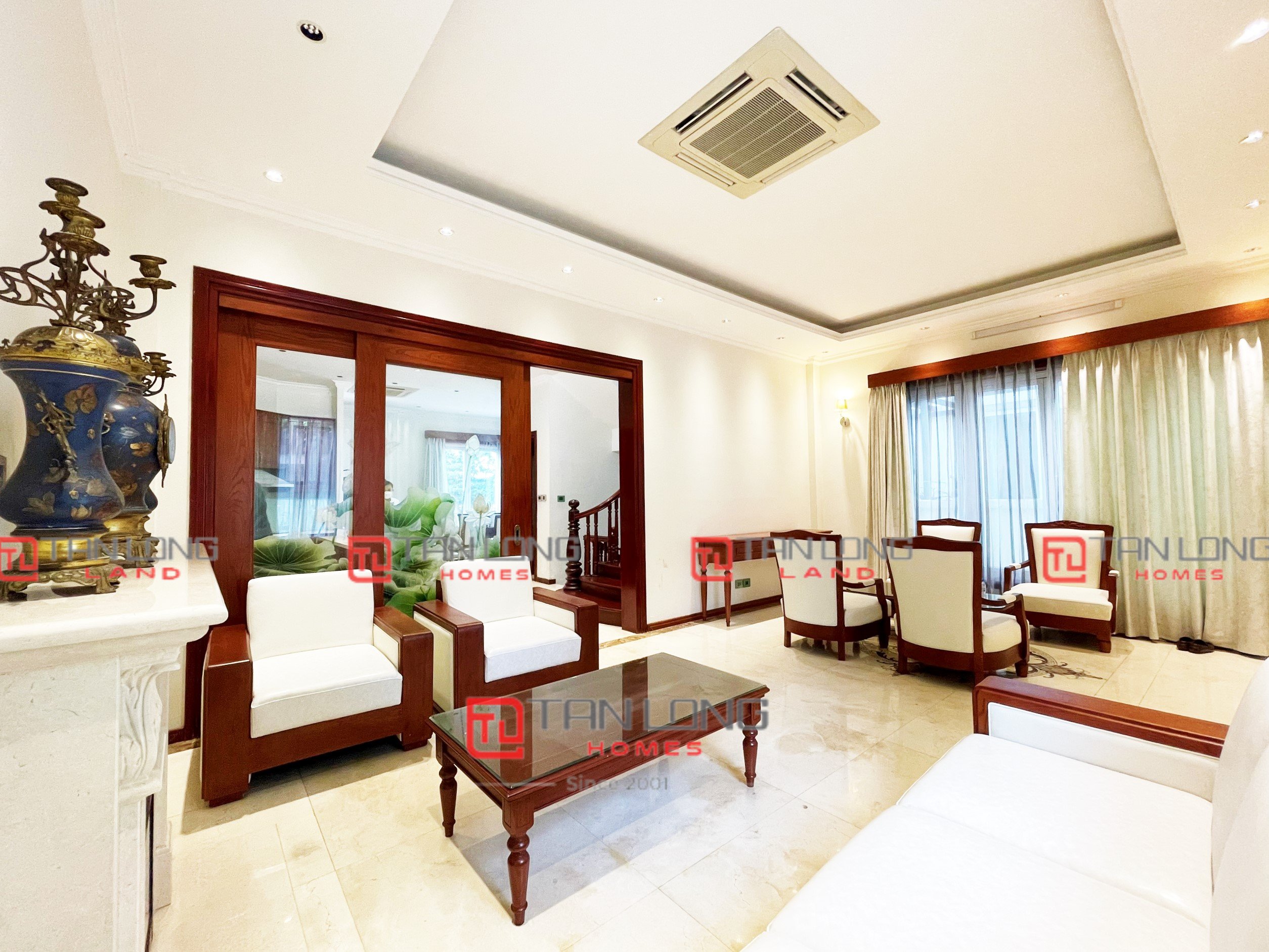 Cho thuê shophouse vị trí đẹp, hướng Bắc tại Mailand Hanoi City, giá tốt!