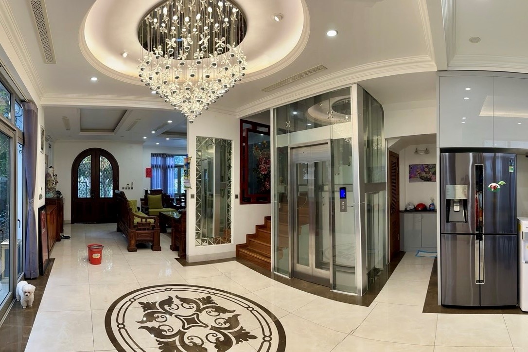 Cho thuê biệt thự Luxury Lakeside Villas hướng Nam view thoáng, giá tốt