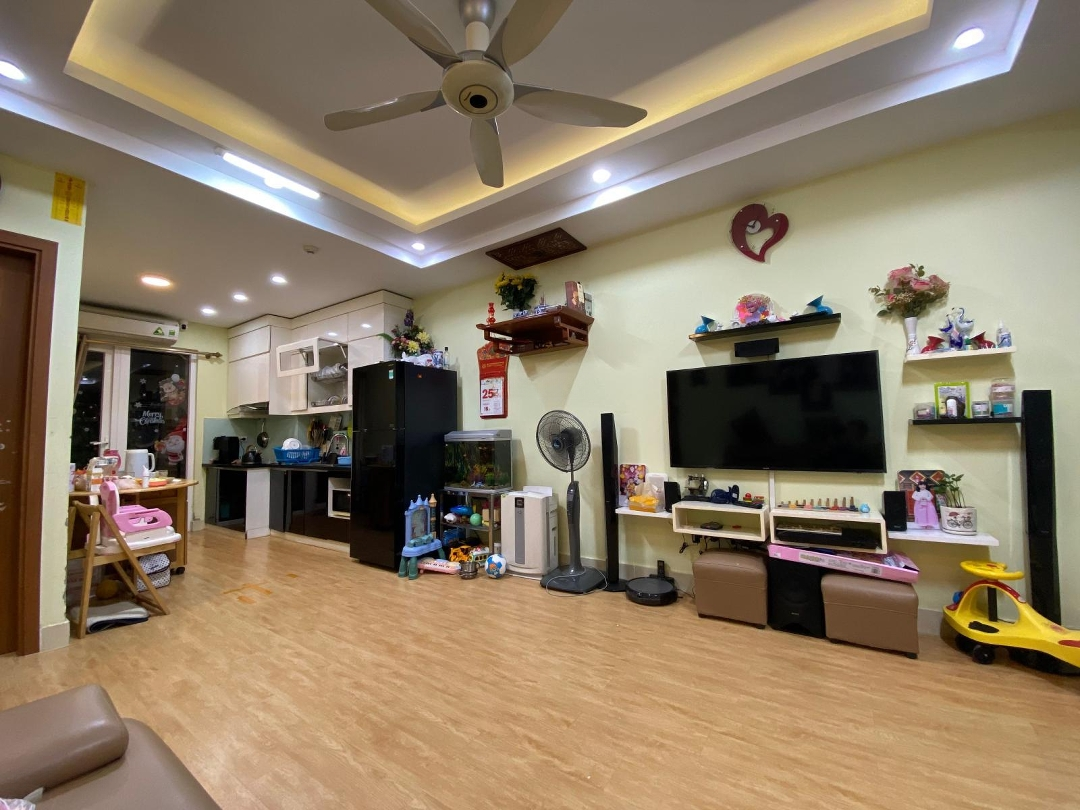 Bán căn hộ 3 phòng ngủ chung cư Essensia full đồ ban công Tây Bắc tầng cao view thoáng
